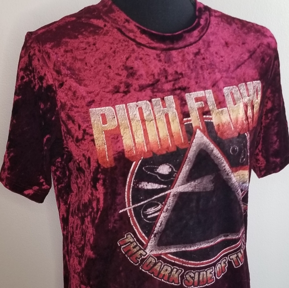 2/$15Pink Floyd red Dark Side S velvet shirt - Picture 7 of 8